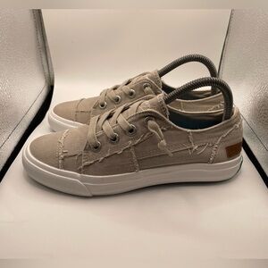 Blowfish Malibu womens canvas sneakers size 7.5